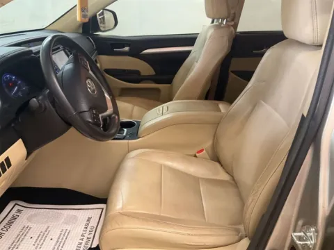 Another view of 2015 Toyota Highlander XLE V6 for sale in Moore, SC at TLC Motors