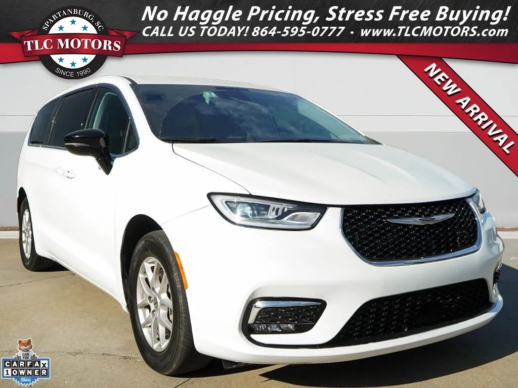 White 2024 Chrysler Pacifica Touring L for sale in Moore, SC