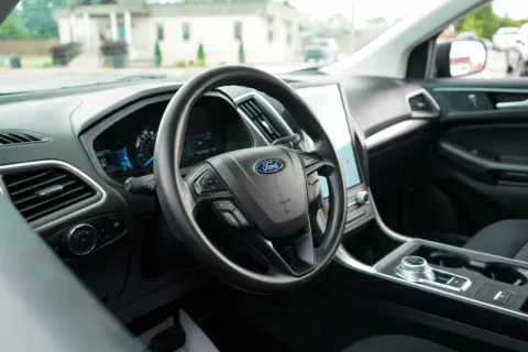 More photos of 2024 Ford Edge SE at TLC Motors, SC