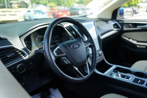 More photos of 2024 Ford Edge SEL at TLC Motors, SC