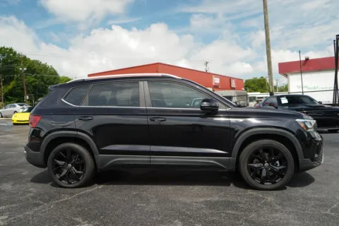 Photos of 2023 Volkswagen Taos 1.5T SE for sale in Moore, SC at TLC Motors