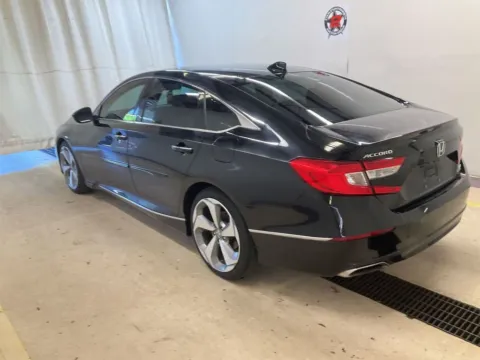 More photos of 2019 Honda Accord Touring 2.0T at TLC Motors, SC