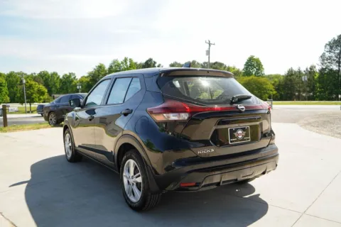 More photos of 2022 Nissan Kicks S at TLC Motors, SC