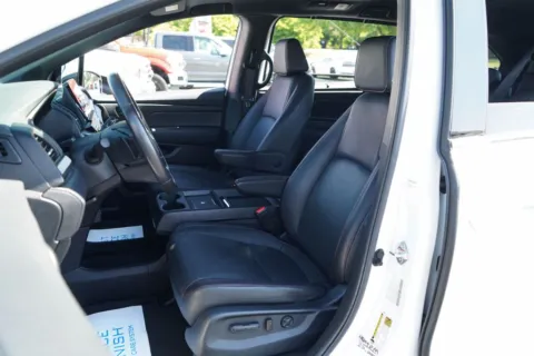 More photos of 2025 Honda Odyssey Sport-L at TLC Motors, SC