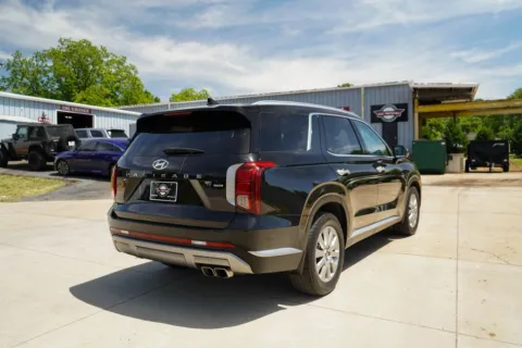 More photos of 2023 Hyundai Palisade SEL at TLC Motors, SC