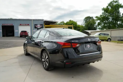 More photos of 2022 Nissan Altima 2.5 SV at TLC Motors, SC