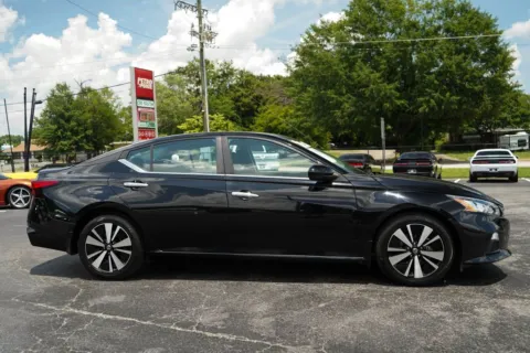 Photos of 2022 Nissan Altima 2.5 SV for sale in Moore, SC at TLC Motors