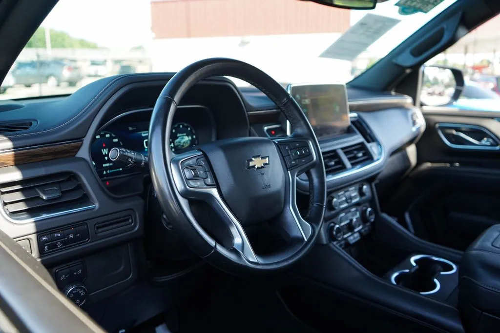 Chevrolet Suburban photo 5