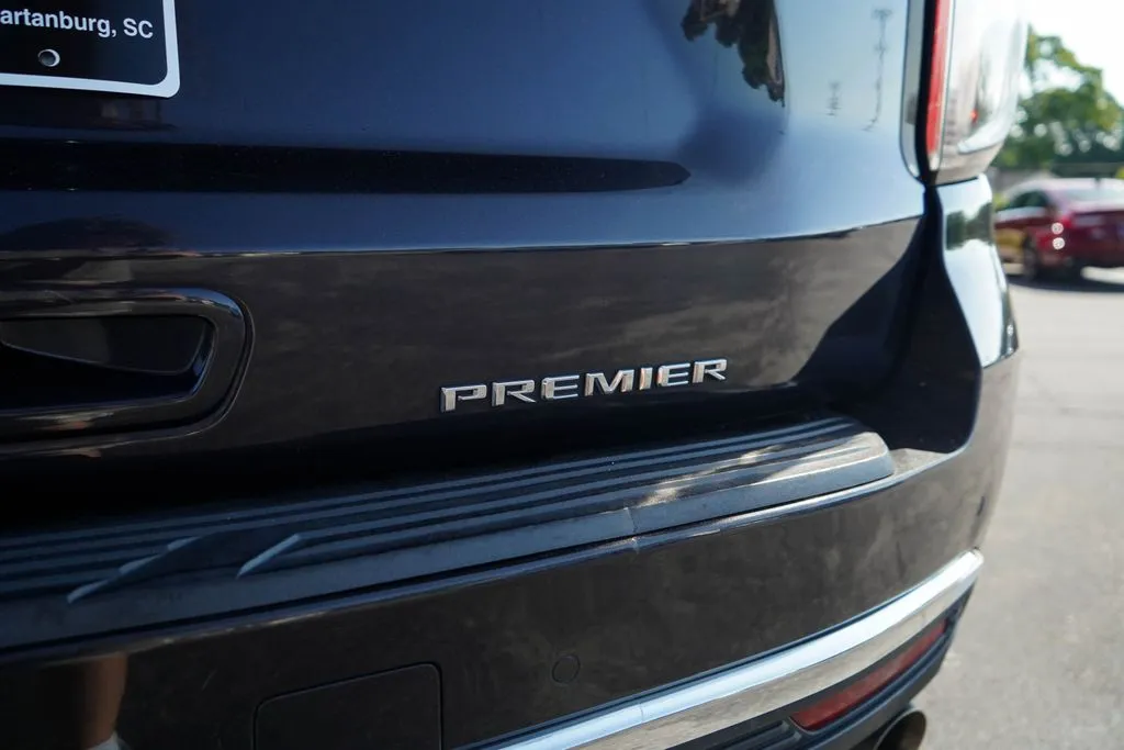 Chevrolet Suburban photo 20