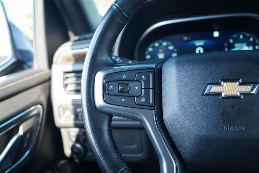 Chevrolet Suburban photo 32