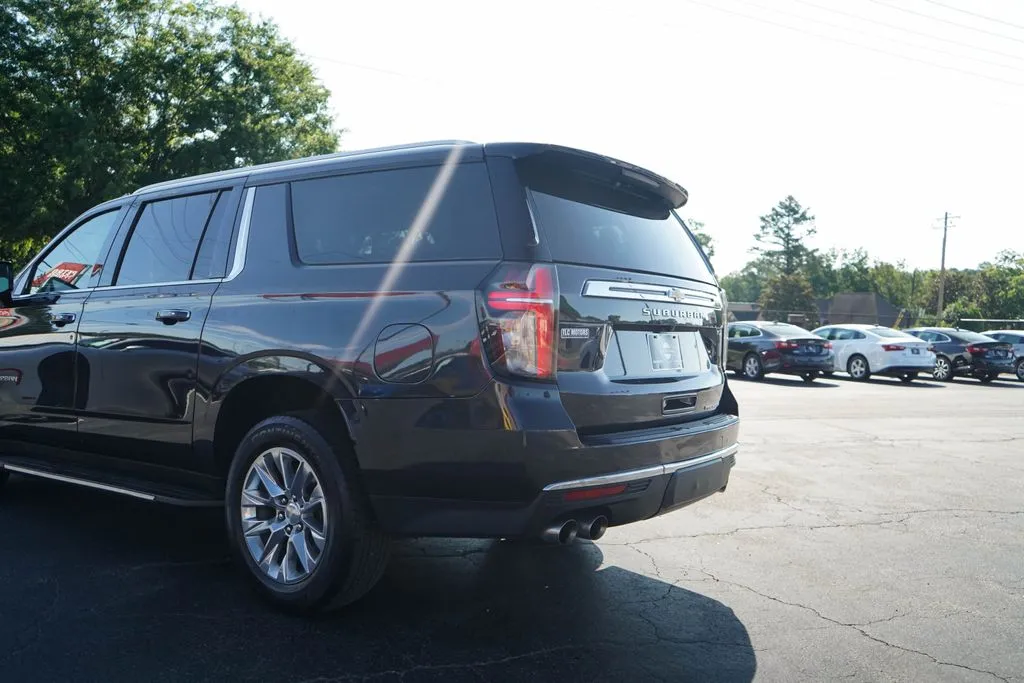 Chevrolet Suburban photo 21