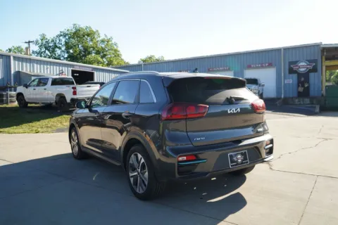 More photos of 2022 Kia Niro EV S at TLC Motors, SC