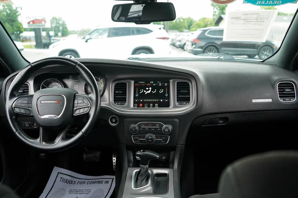 Dodge Charger photo 9