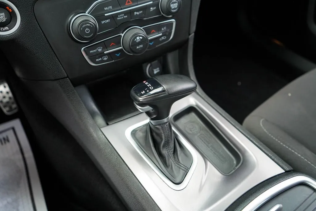 Dodge Charger photo 32