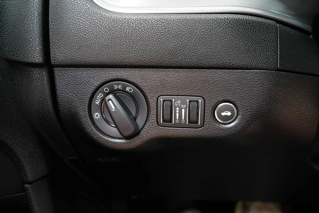 Dodge Charger photo 29