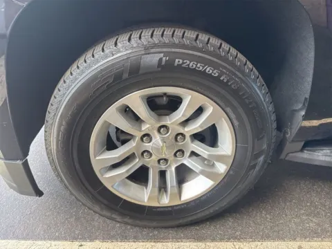 More photos of 2019 Chevrolet Suburban LT at TLC Motors, SC