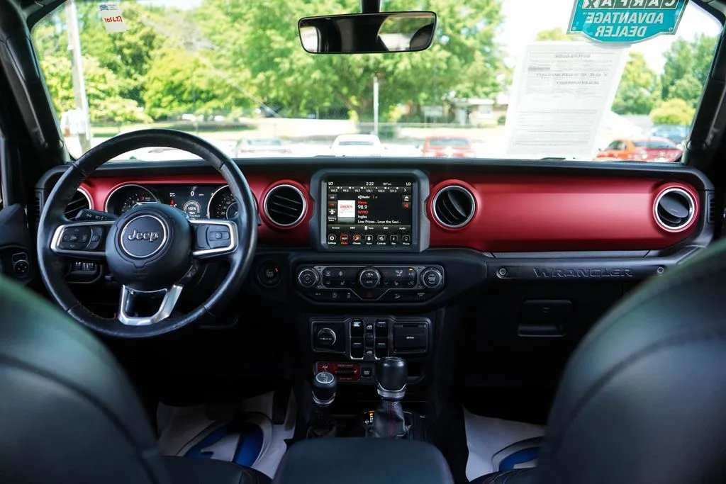 Jeep Wrangler photo 9