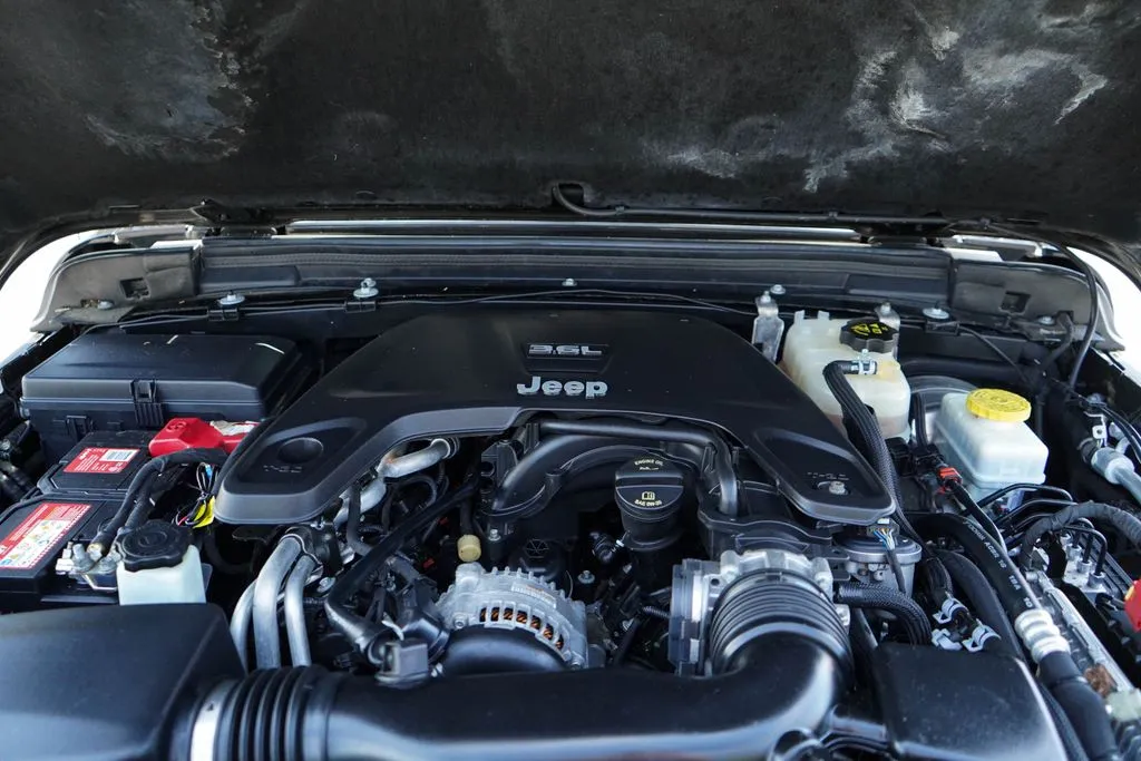 Jeep Wrangler photo 38