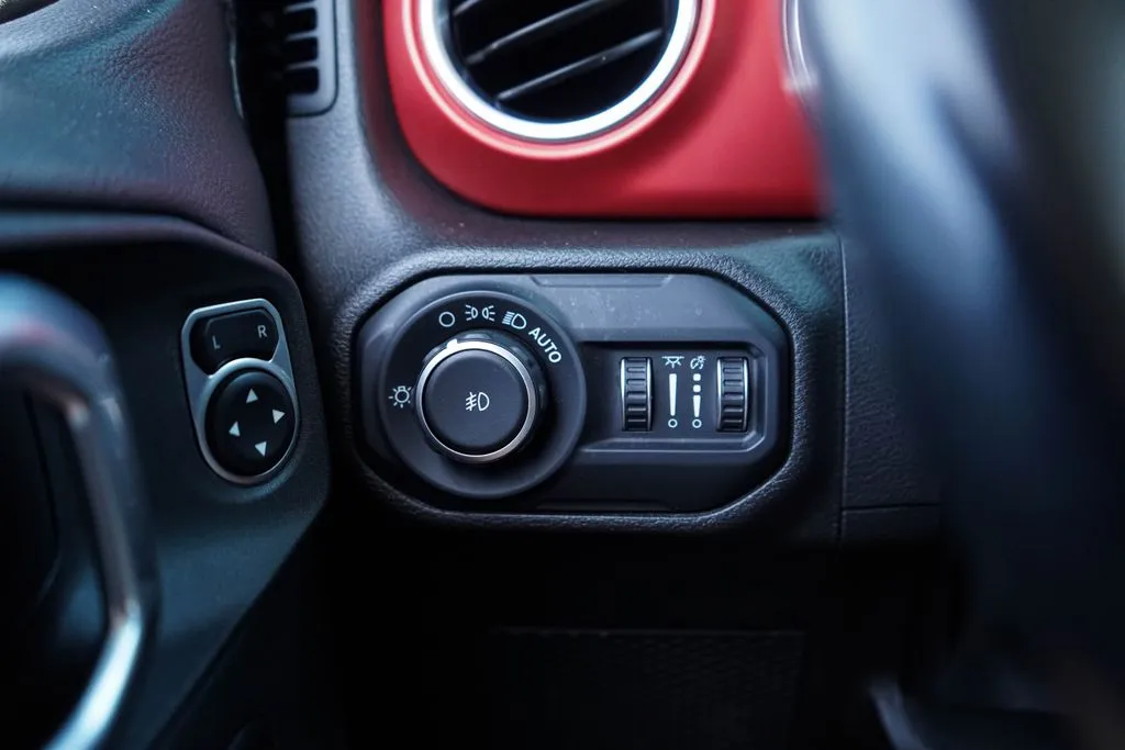 Jeep Wrangler photo 30