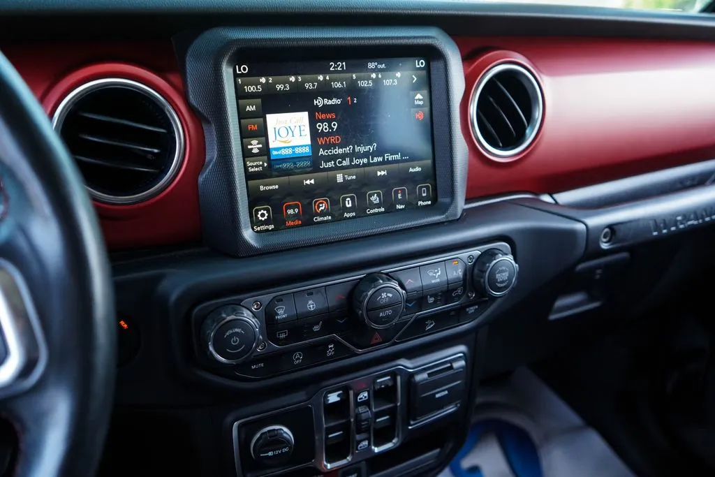 Jeep Wrangler photo 7