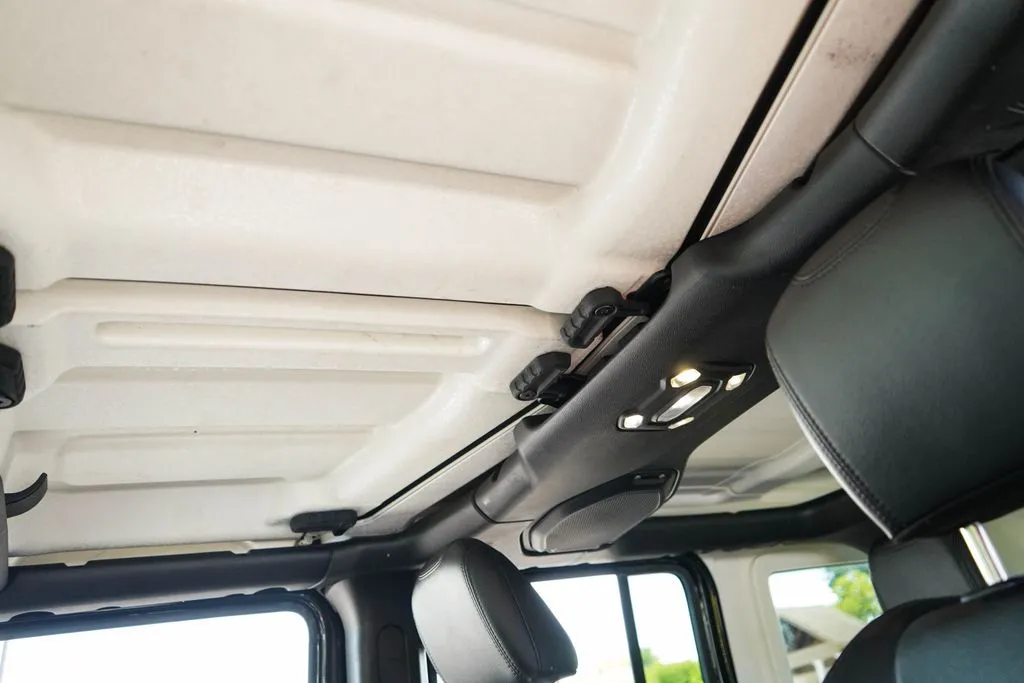 Jeep Wrangler photo 35