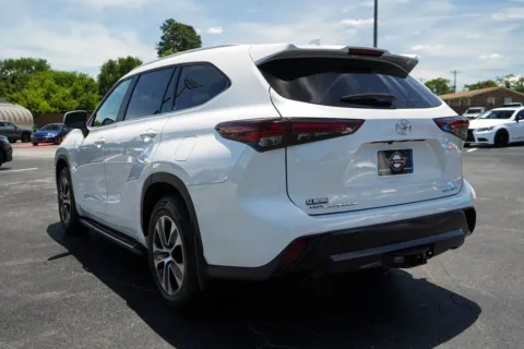Another view of 2024 Toyota Highlander XLE for sale in Moore, SC at TLC Motors