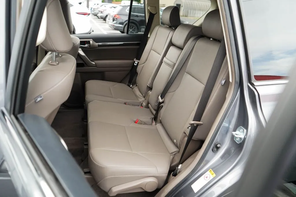 Lexus GX photo 8