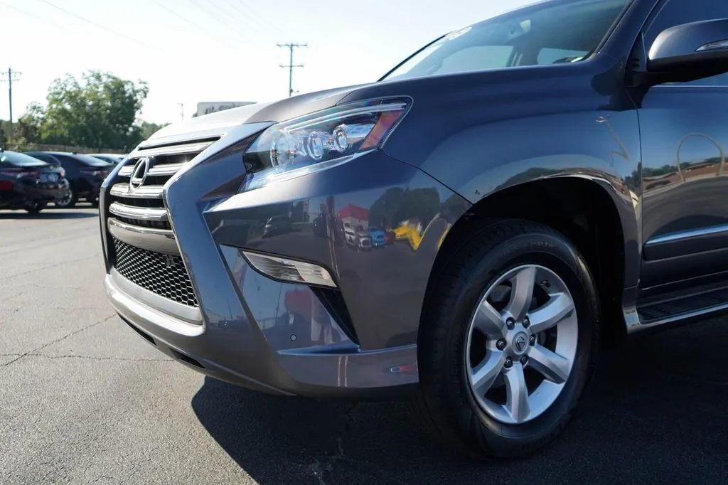 Lexus GX photo 19