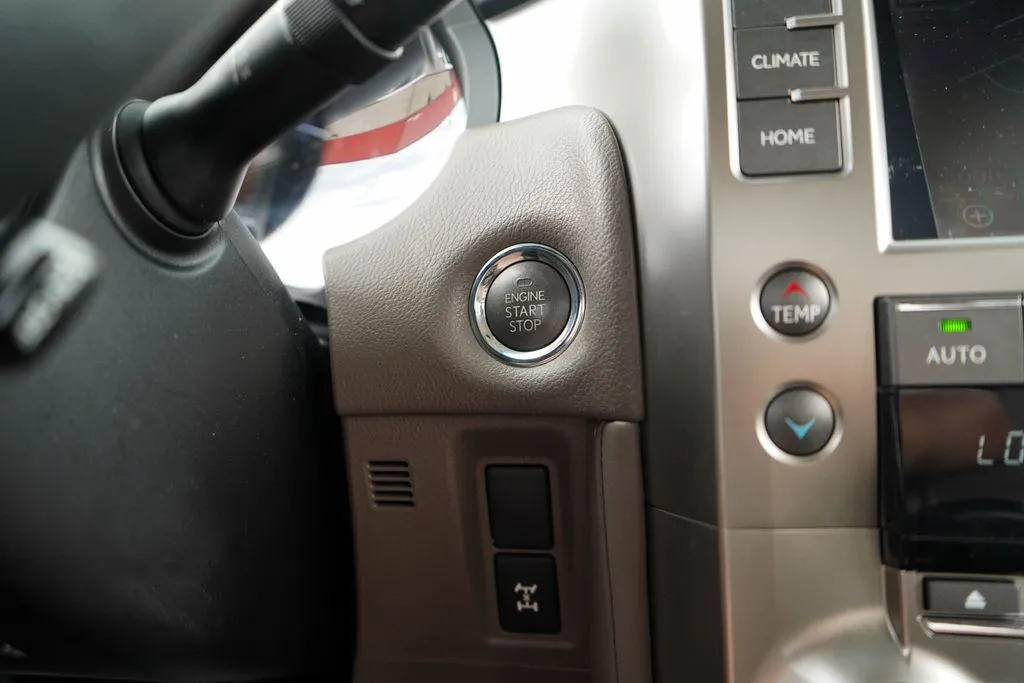 Lexus GX photo 30