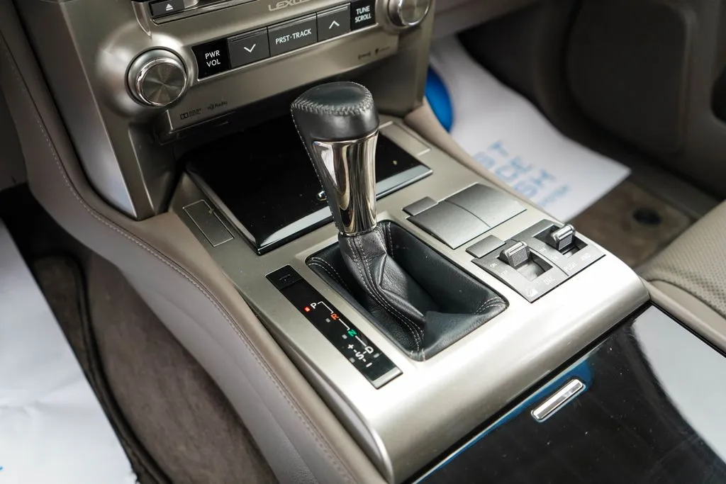 Lexus GX photo 38