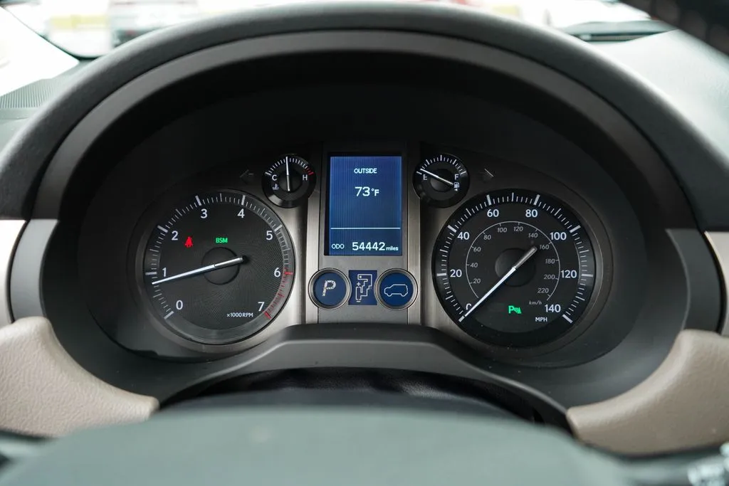 Lexus GX photo 28