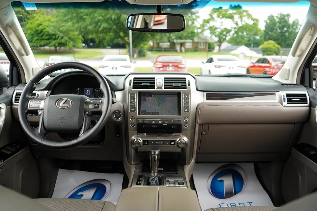 Lexus GX photo 9