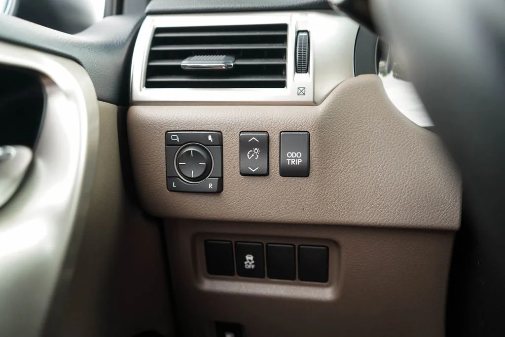 Lexus GX photo 34