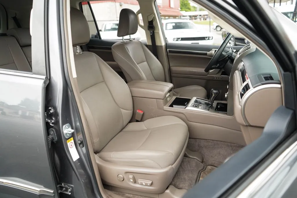 Lexus GX photo 13