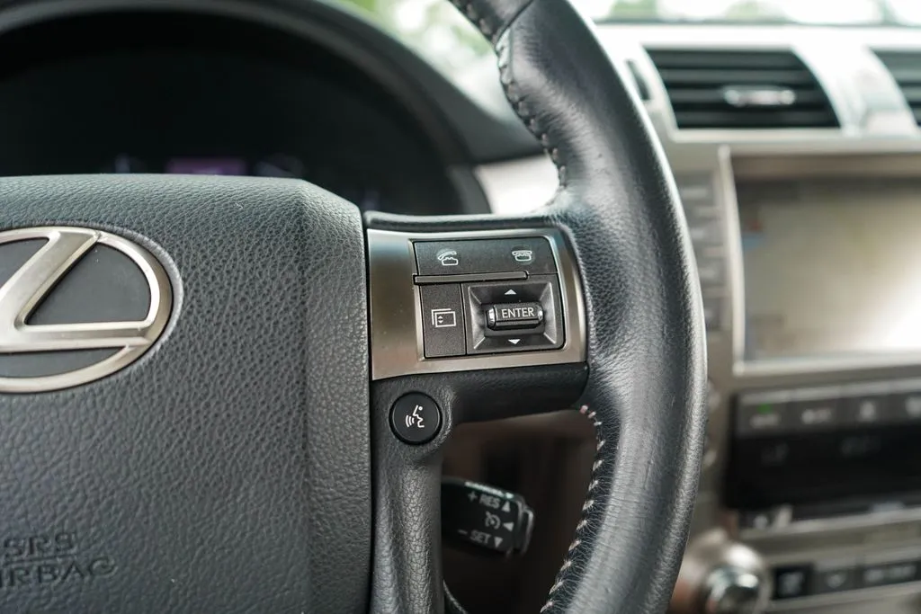Lexus GX photo 32