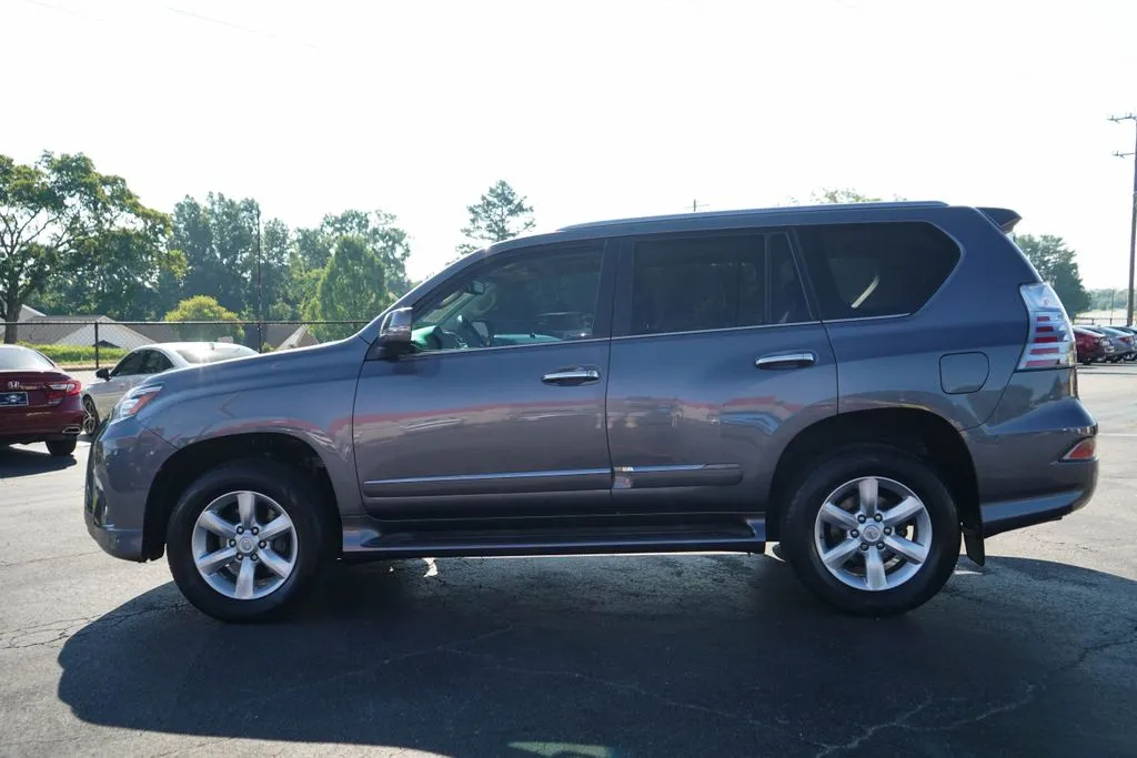 Lexus GX photo 26