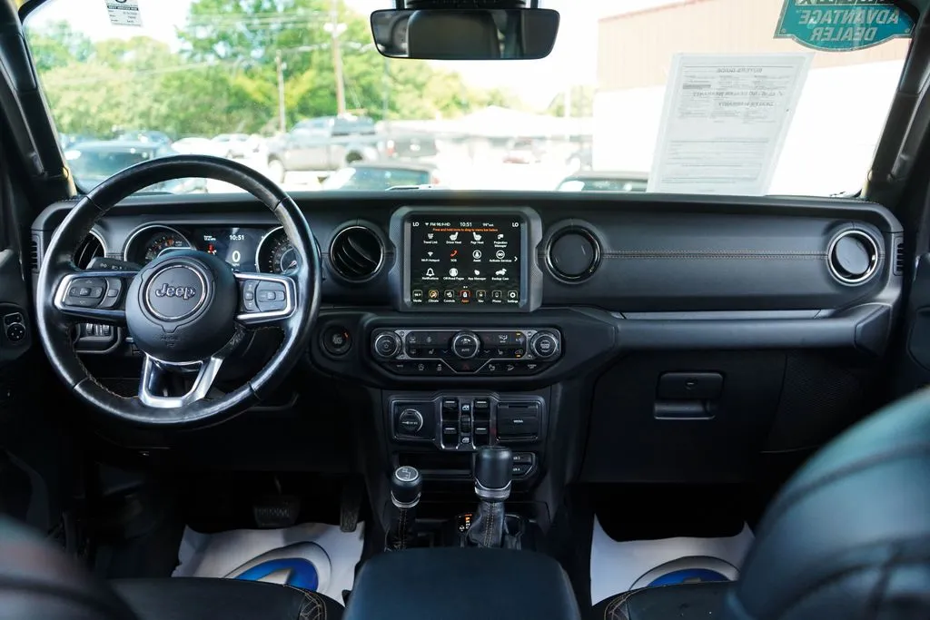 Jeep Wrangler photo 9