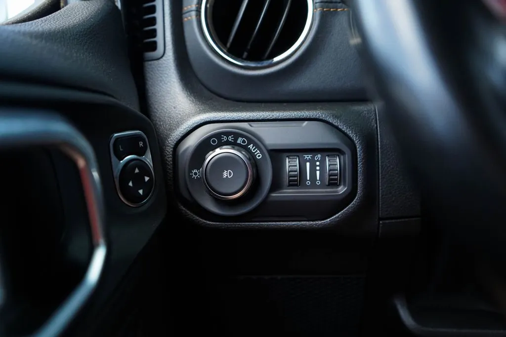 Jeep Wrangler photo 32
