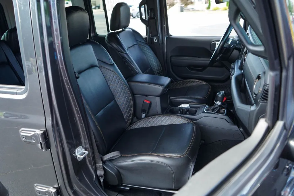 Jeep Wrangler photo 14