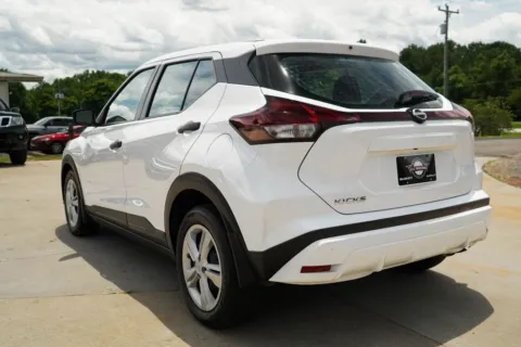 More photos of 2025 Nissan Kicks Play S at TLC Motors, SC