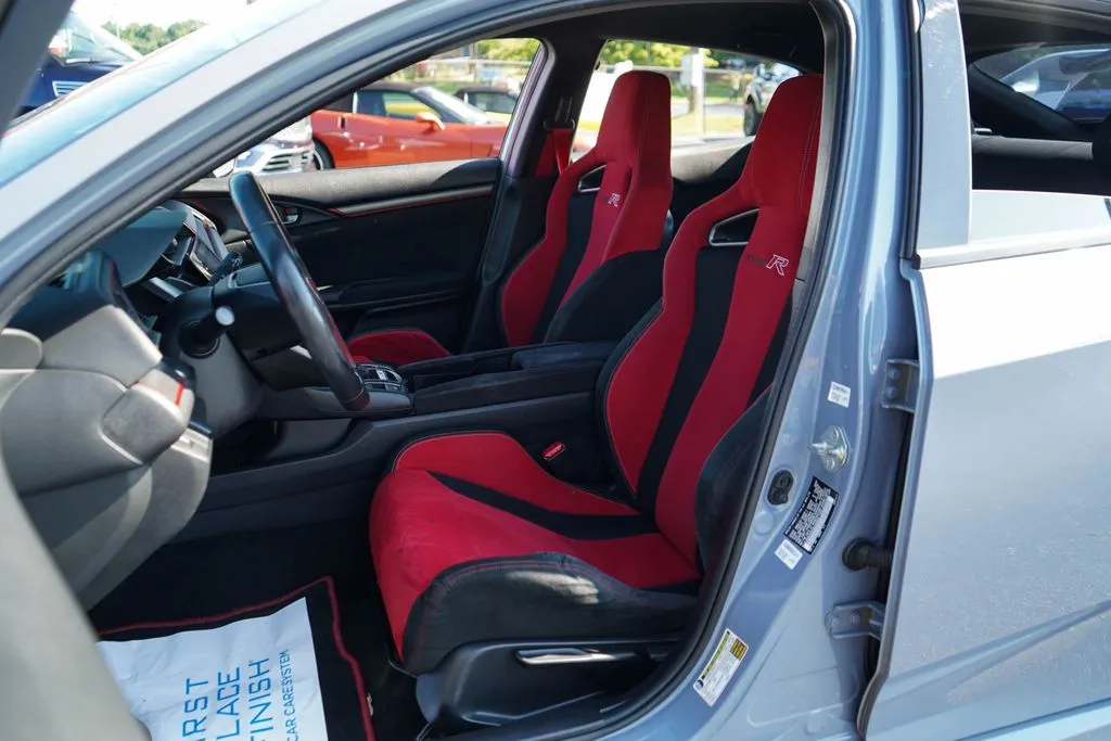 Honda Civic Type R photo 6