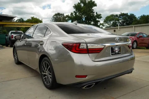 More photos of 2016 Lexus ES 350 at TLC Motors, SC