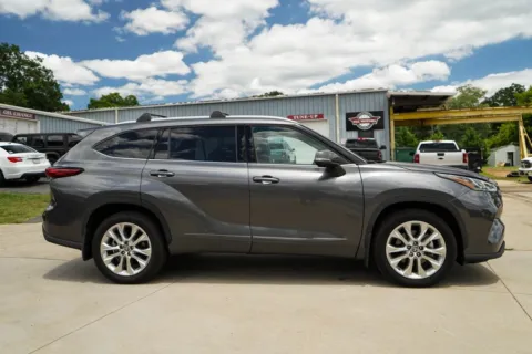 Another view of 2022 Toyota Highlander Limited for sale in Moore, SC at TLC Motors