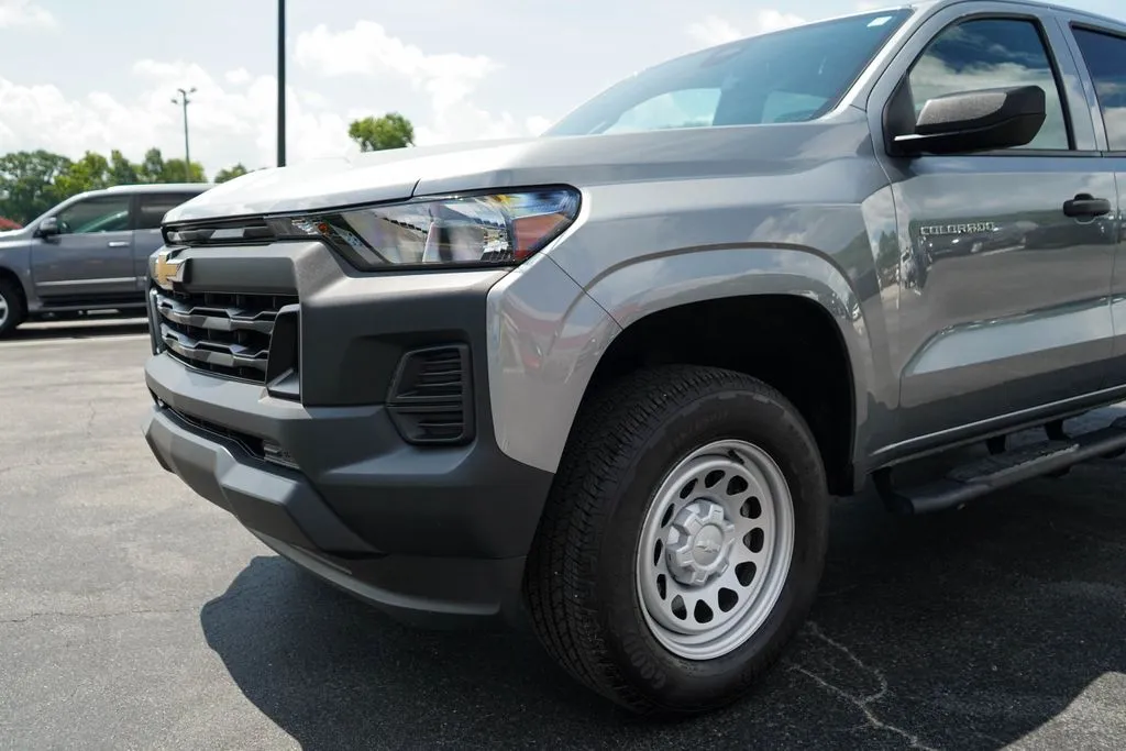 2025 Chevrolet Colorado Work Truck - Photo 18