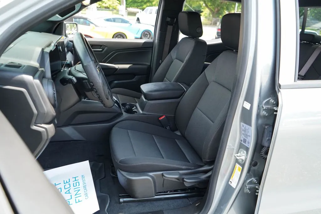 2025 Chevrolet Colorado Work Truck - Photo 6