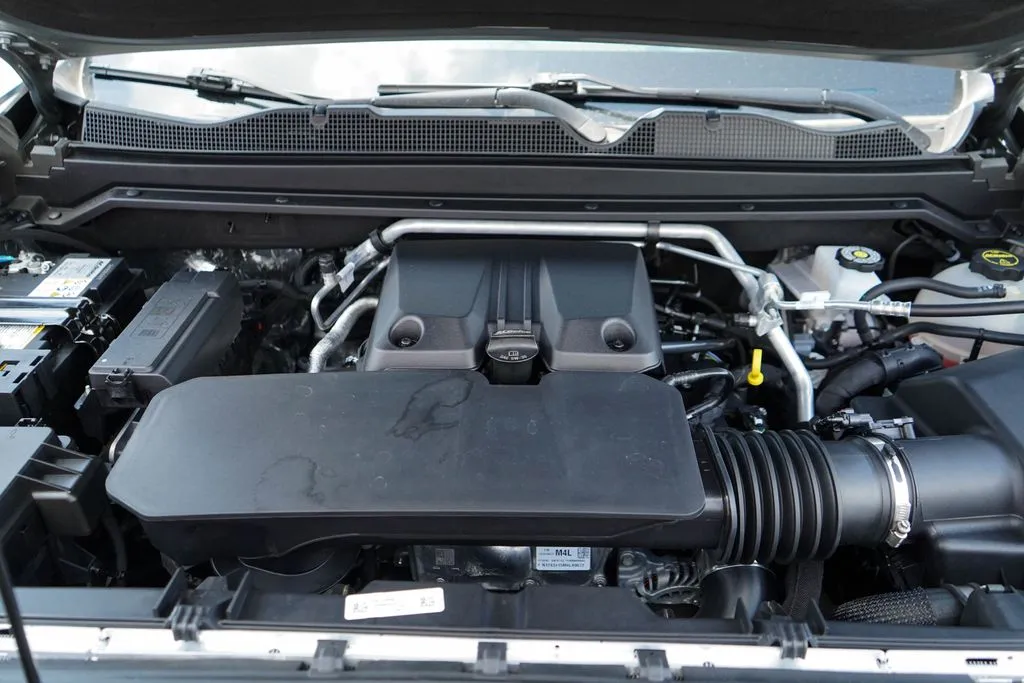 2025 Chevrolet Colorado Work Truck - Photo 15