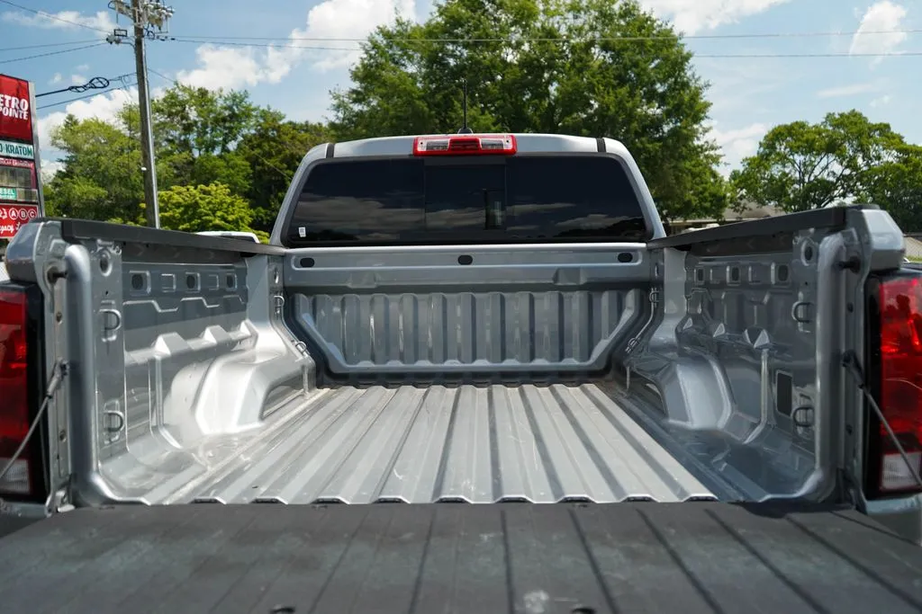 2025 Chevrolet Colorado Work Truck - Photo 14