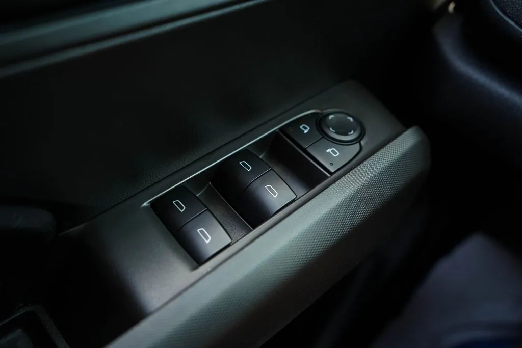 2025 Chevrolet Colorado Work Truck - Photo 31