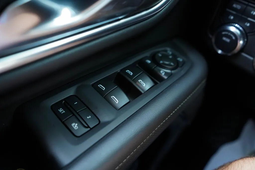 2024 GMC Yukon XL SLT - Photo 30