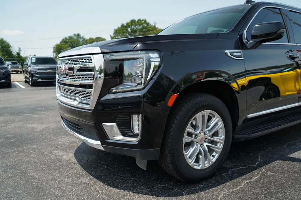 2024 GMC Yukon XL SLT - Photo 17